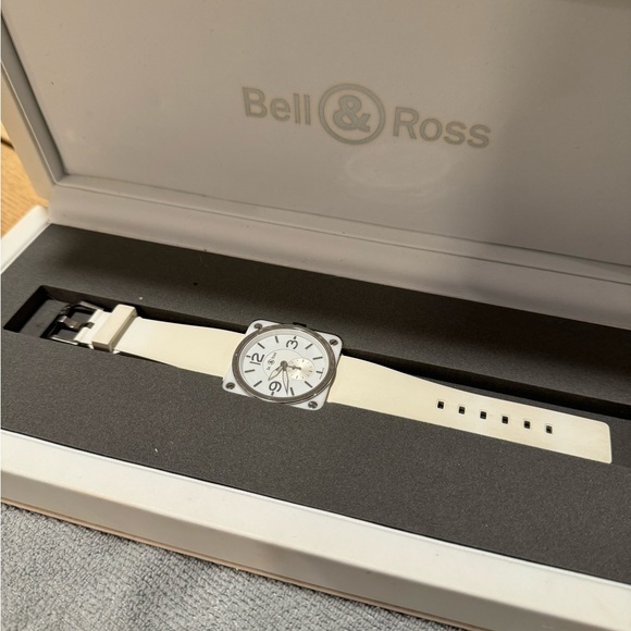 Women’s Bell and Ross watch - Picture 1 of 9